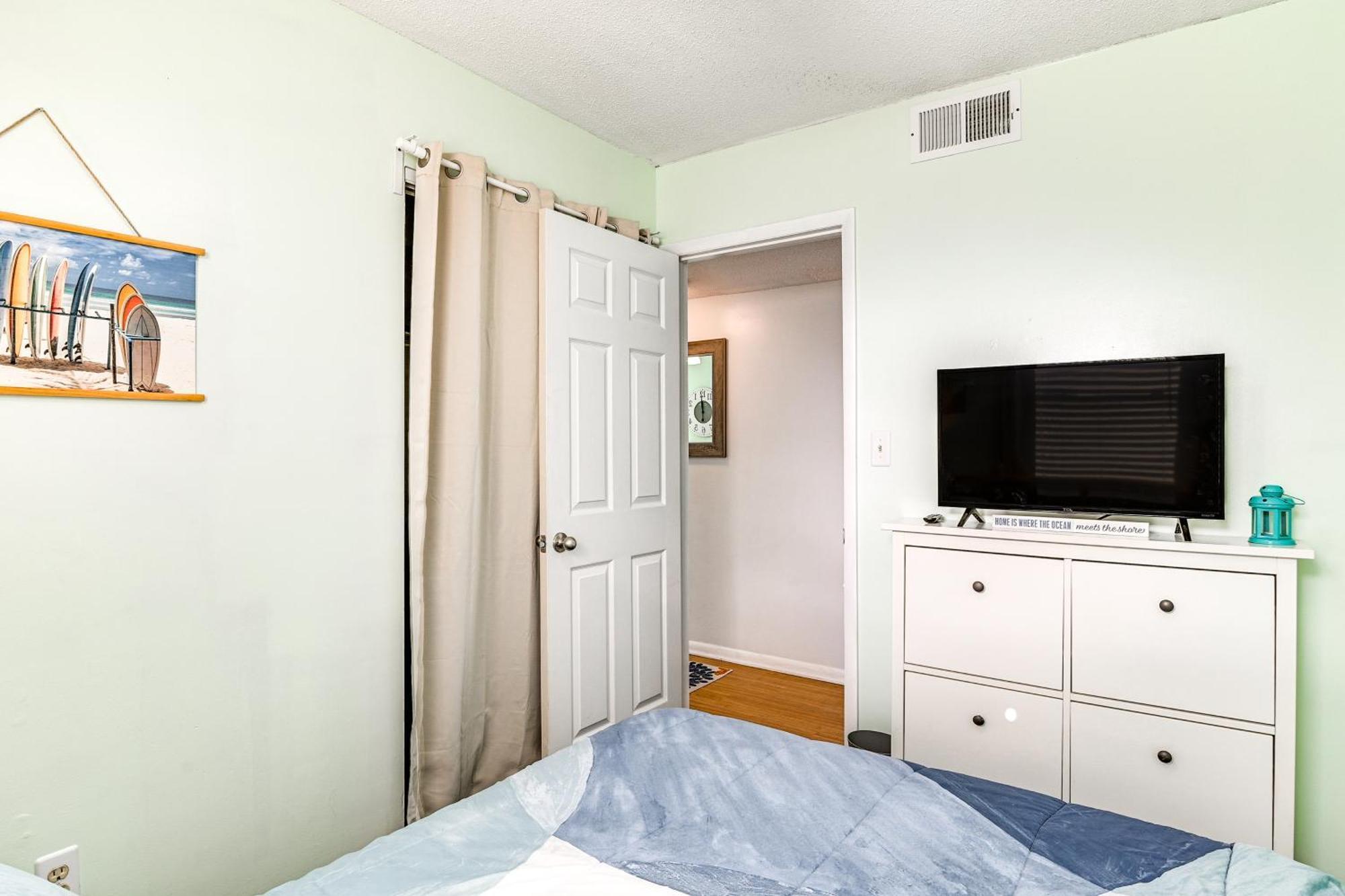 Cozy Beachfront Condo With Wifi, Views And Pool Access 미를 비치 외부 사진