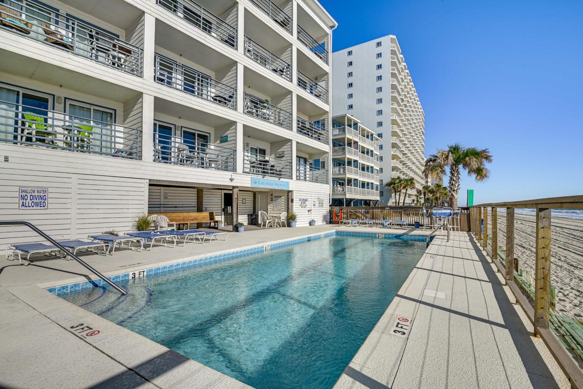 Cozy Beachfront Condo With Wifi, Views And Pool Access 미를 비치 외부 사진