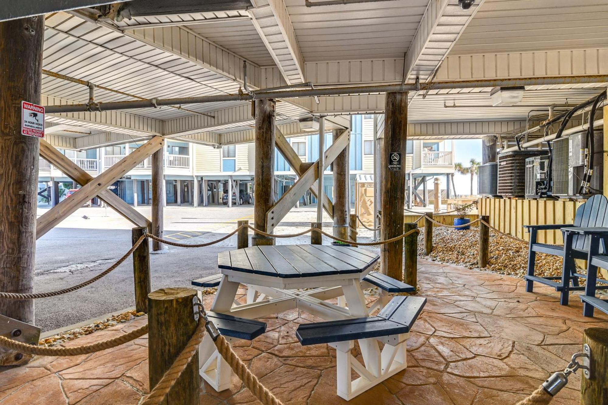 Cozy Beachfront Condo With Wifi, Views And Pool Access 미를 비치 외부 사진